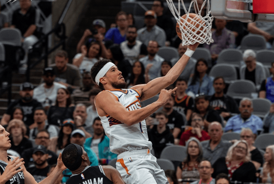 火箭不敌马刺，戈登单场狂砍分