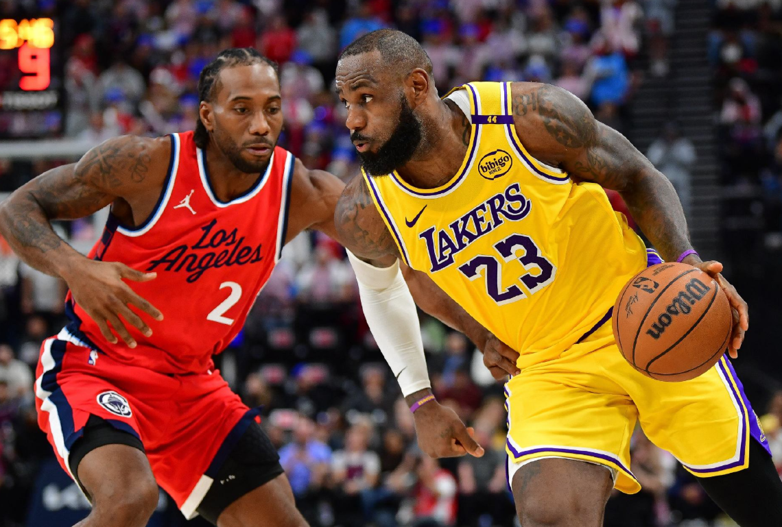 开云体育平台-湖人再次获胜！球员展现团结力量，赢得比赛